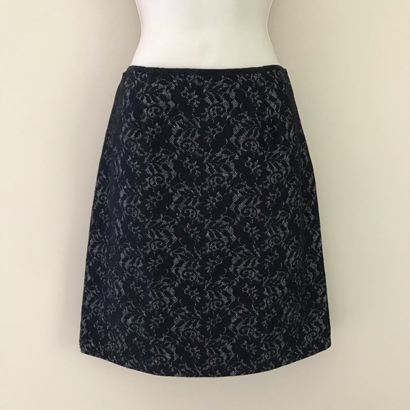 Harold's Dresses & Skirts - ⬇️SALE 3/$15 ⬇️ Silver & Black Floral Skirt